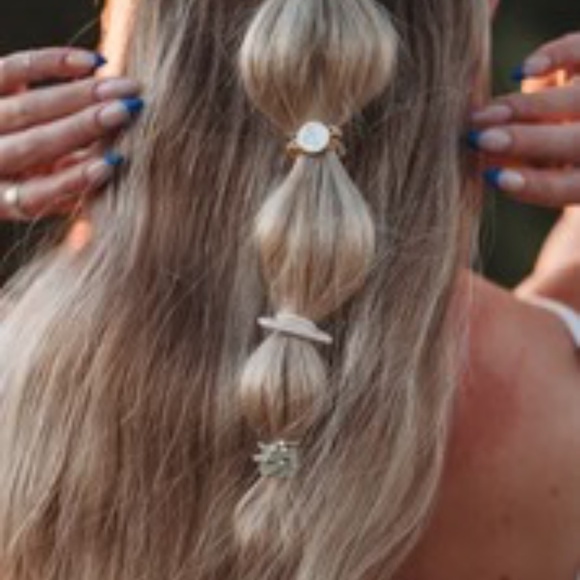 K’lani Embellished Hair Tie and Bracelet Set from Maui Elastic Stretchy - Picture 4 of 10